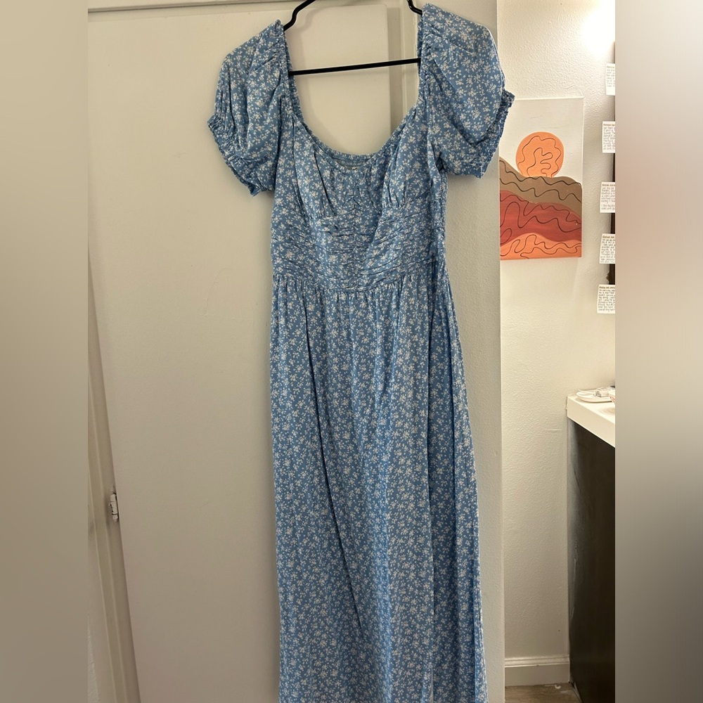 Blue floral midi dress. Fits like a 4/6